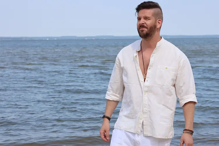 Wes-Davis-Actor-Beach